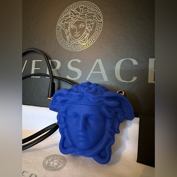 Versace 'La Medusa' AirPods Pro case NEW (AUTHENTIC) - Picture 6 of 13